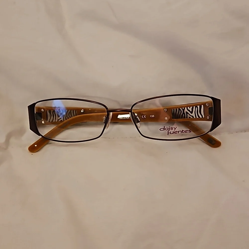 New Daisy Fuentes glasses frames (53 15)